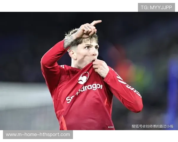 曼联直塞再次创建机会，加纳乔射门高出